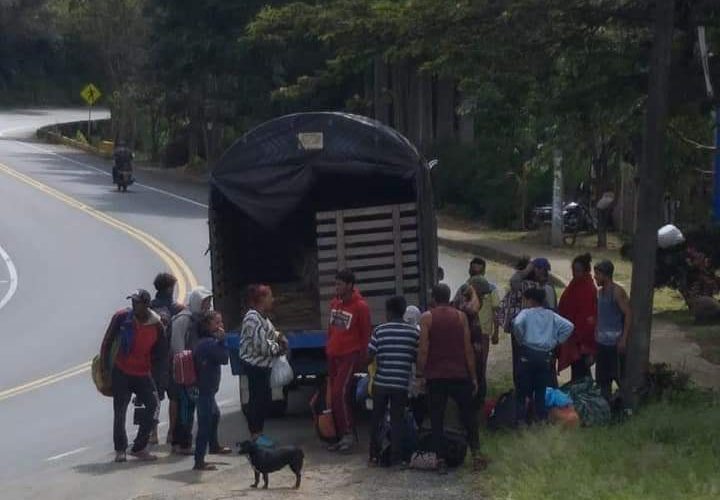 Venezolanos deambulan sin control por carreteras del Cauca