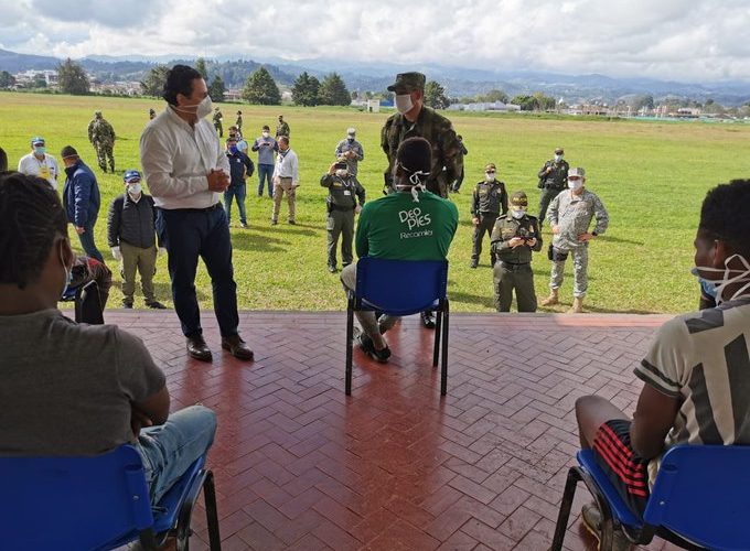 Se desmovilizan más integrantes del ELN en el Cauca