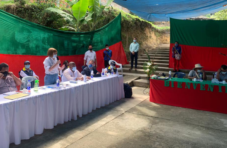 Ministra del interior se reunió con indígenas del Cauca