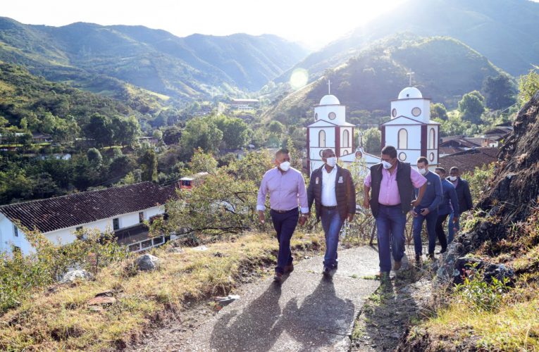 Gobernador sigue recorriendo municipios caucanos